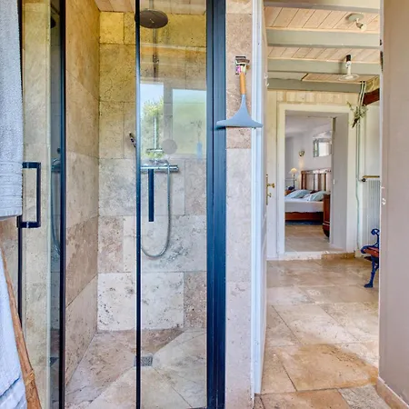Amazing Home In Bosset Vakantiehuis *
