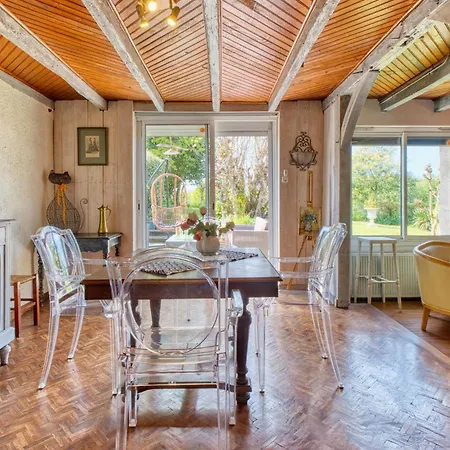 Vakantiehuis Amazing Home In Bosset