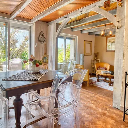 Holiday home Gorgeous In Bosset