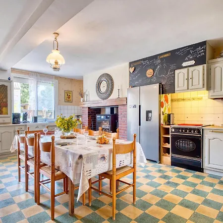 Vakantiehuis Amazing Home In Bosset Bosset